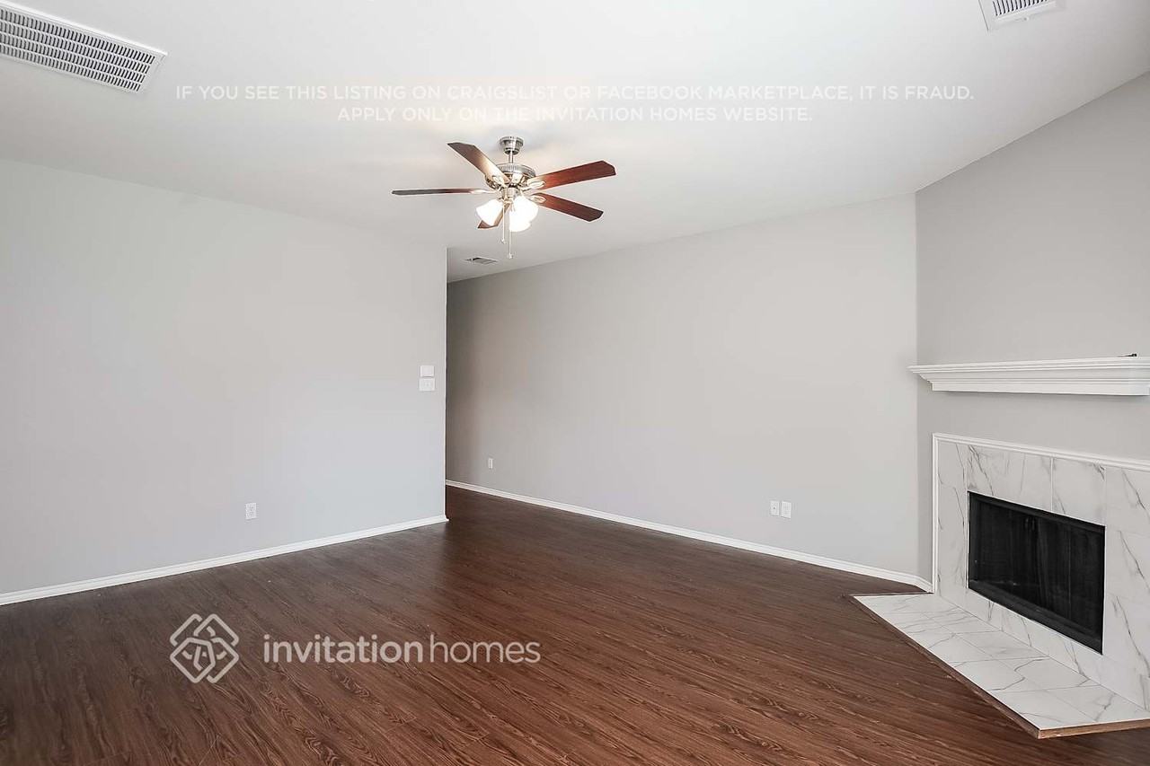 11900 Brown Fox Dr - Photo 5 of 21