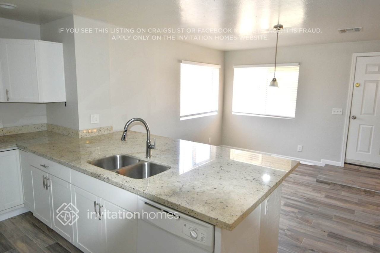 816 E Mountain View Rd - Photo 6 of 15