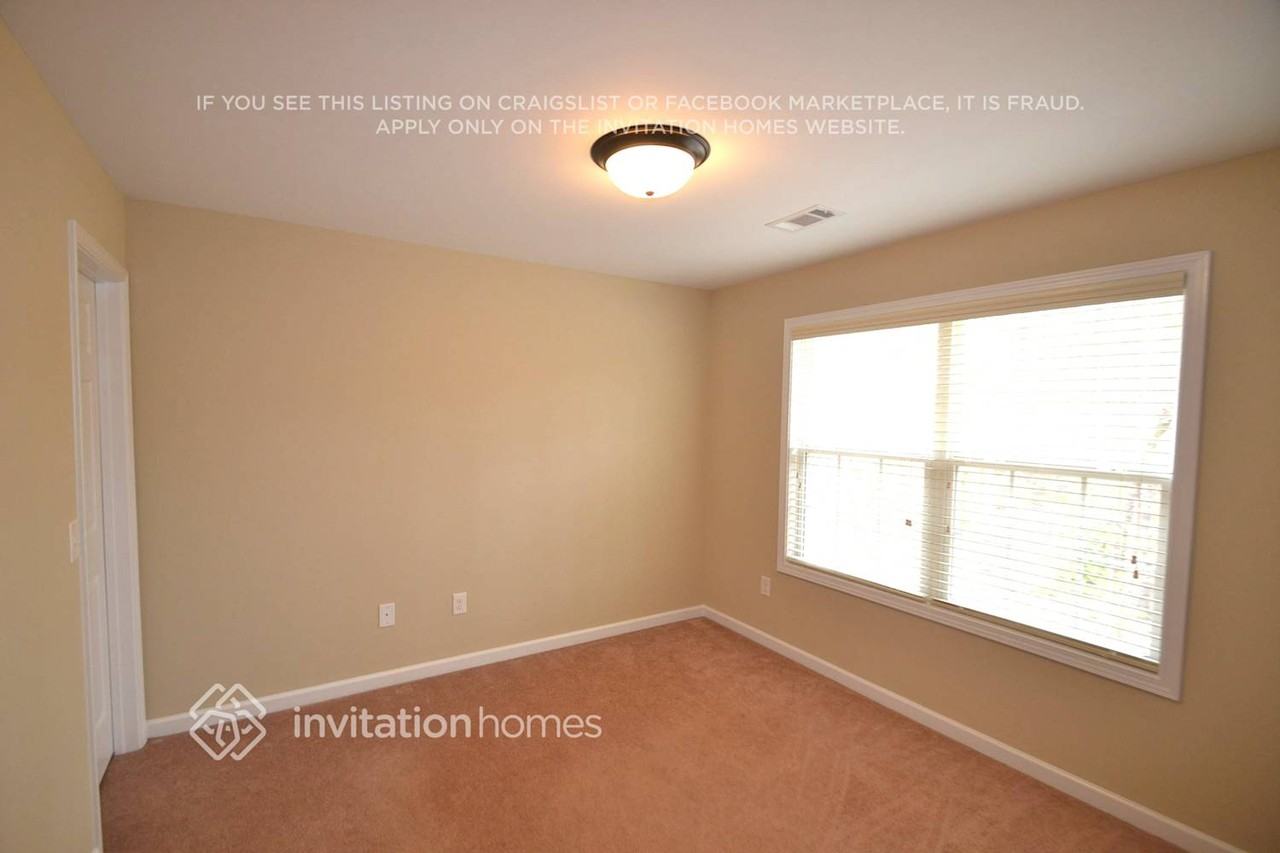 2565 Beal St - Photo 7 of 12