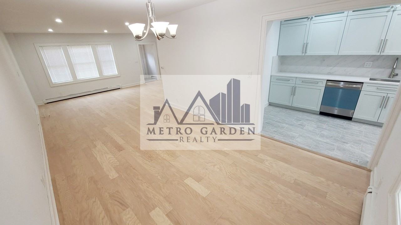85-40 68th Avenue - Photo 5 of 30