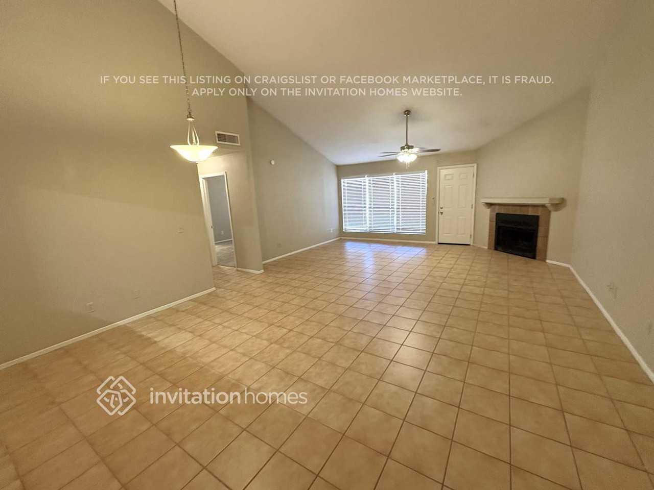 7748 W Cherry Hills Dr - Photo 3 of 19