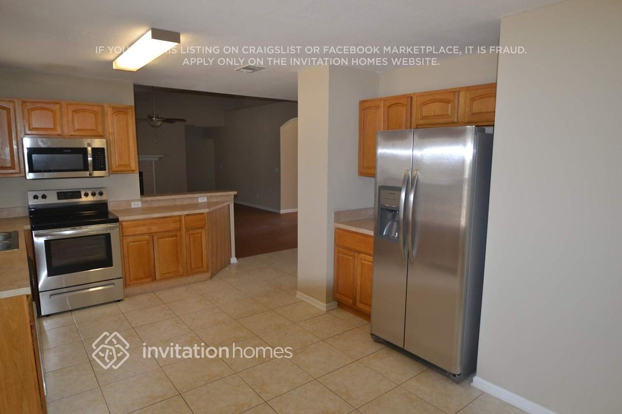 5523 Kilcullen Ln - Photo 5 of 13