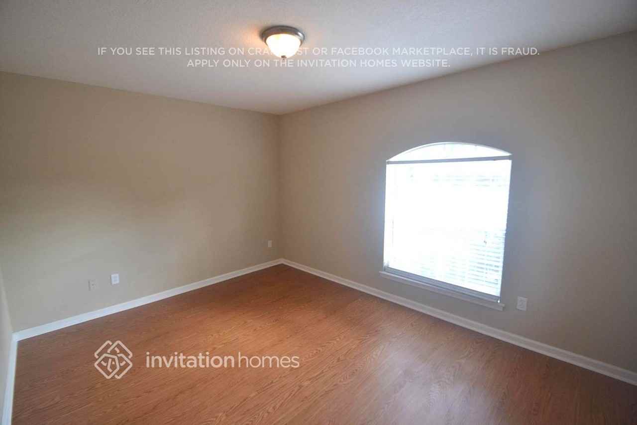 5523 Kilcullen Ln - Photo 7 of 13