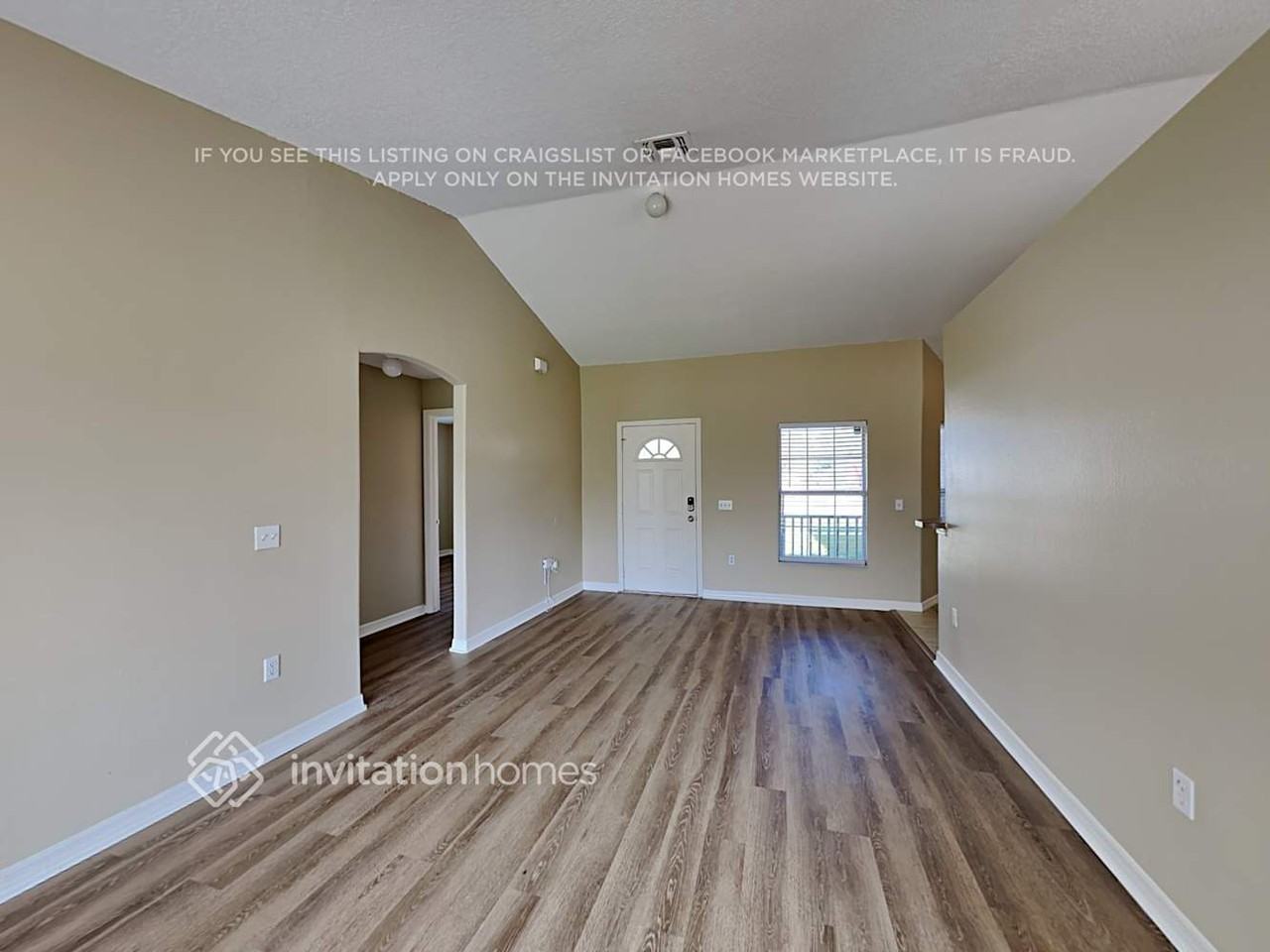 327 Huron Dr - Photo 3 of 20