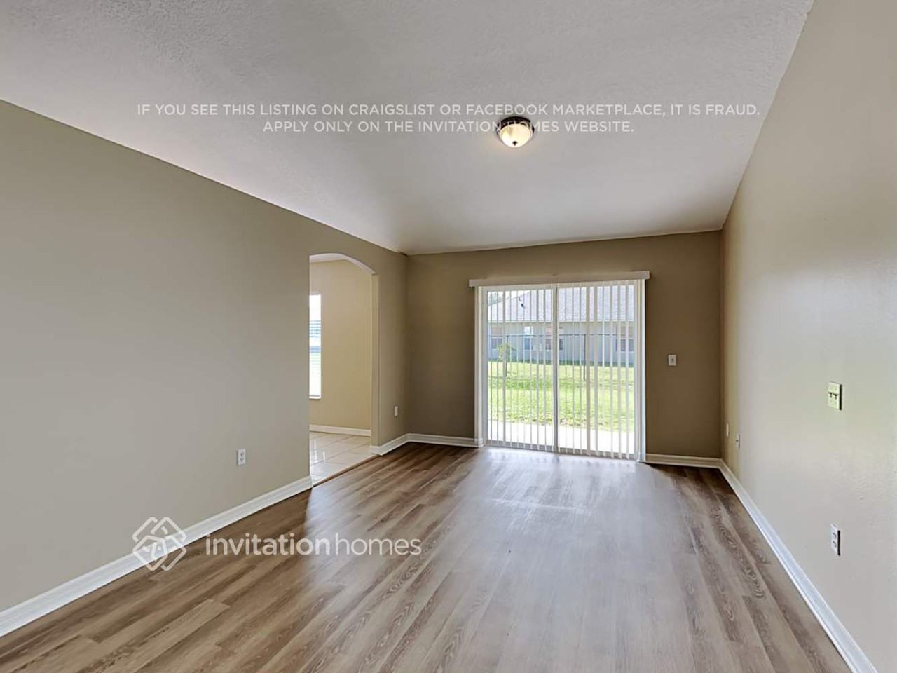 327 Huron Dr - Photo 4 of 20