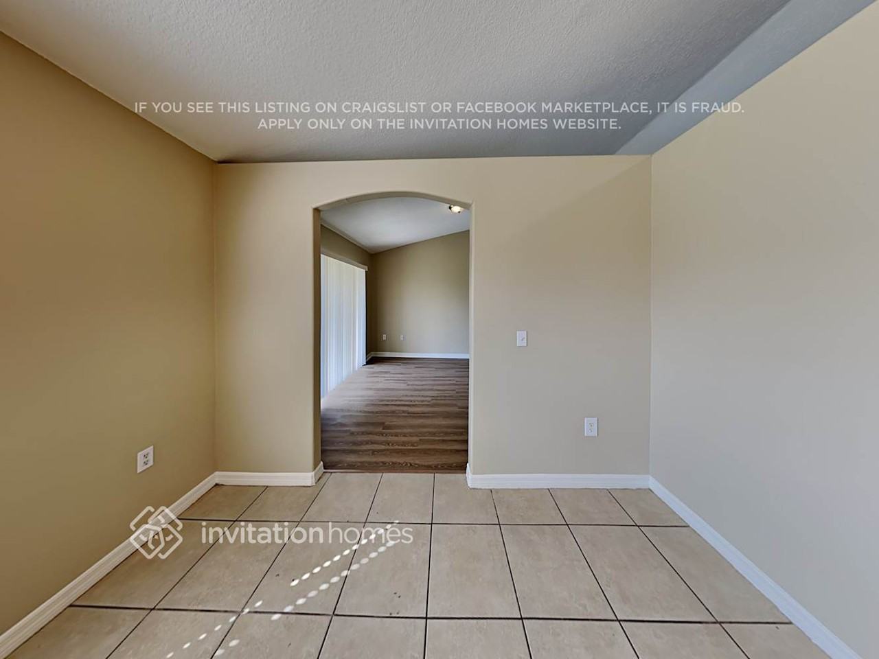327 Huron Dr - Photo 5 of 20