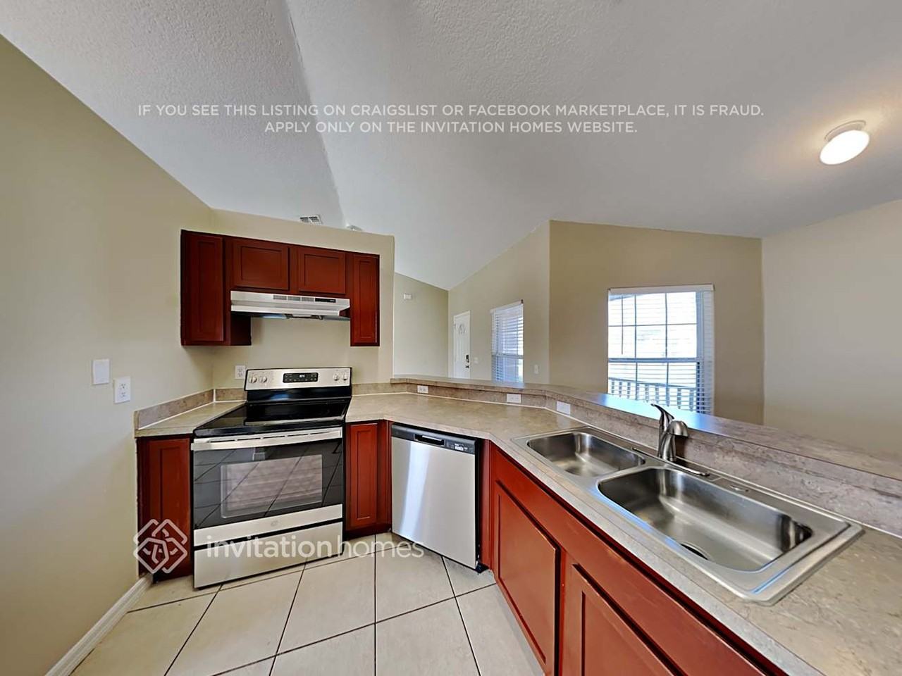 327 Huron Dr - Photo 7 of 20