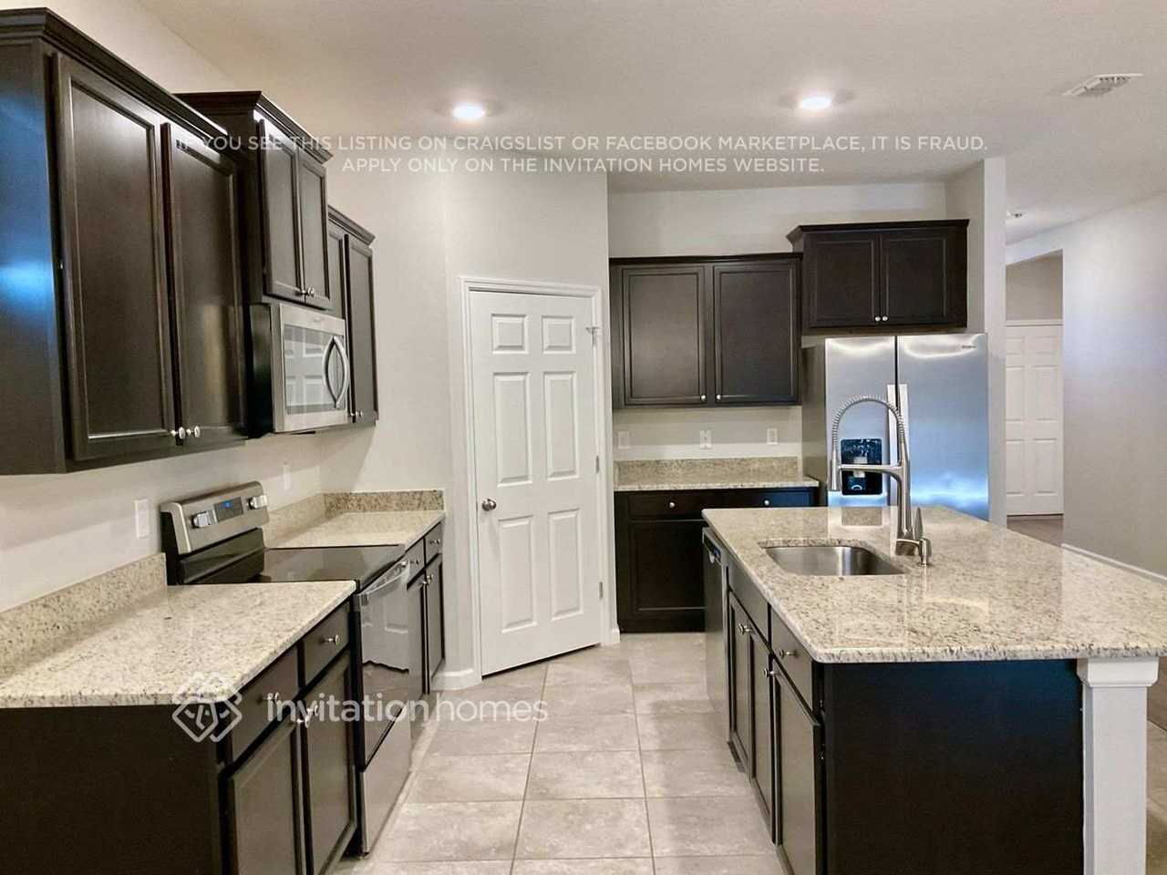 4504 Magenta Isles Dr - Photo 5 of 21
