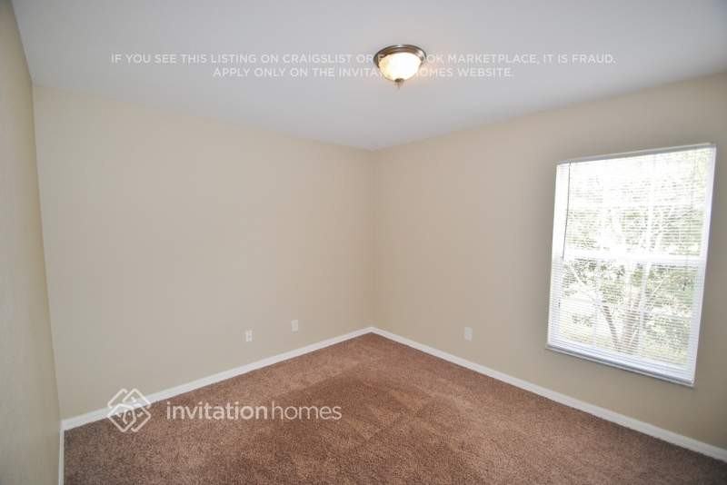 1148 Wyoming Dr Se - Photo 4 of 12