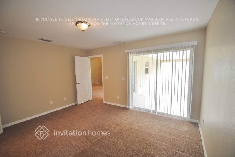 1148 Wyoming Dr Se - Photo 6 of 12