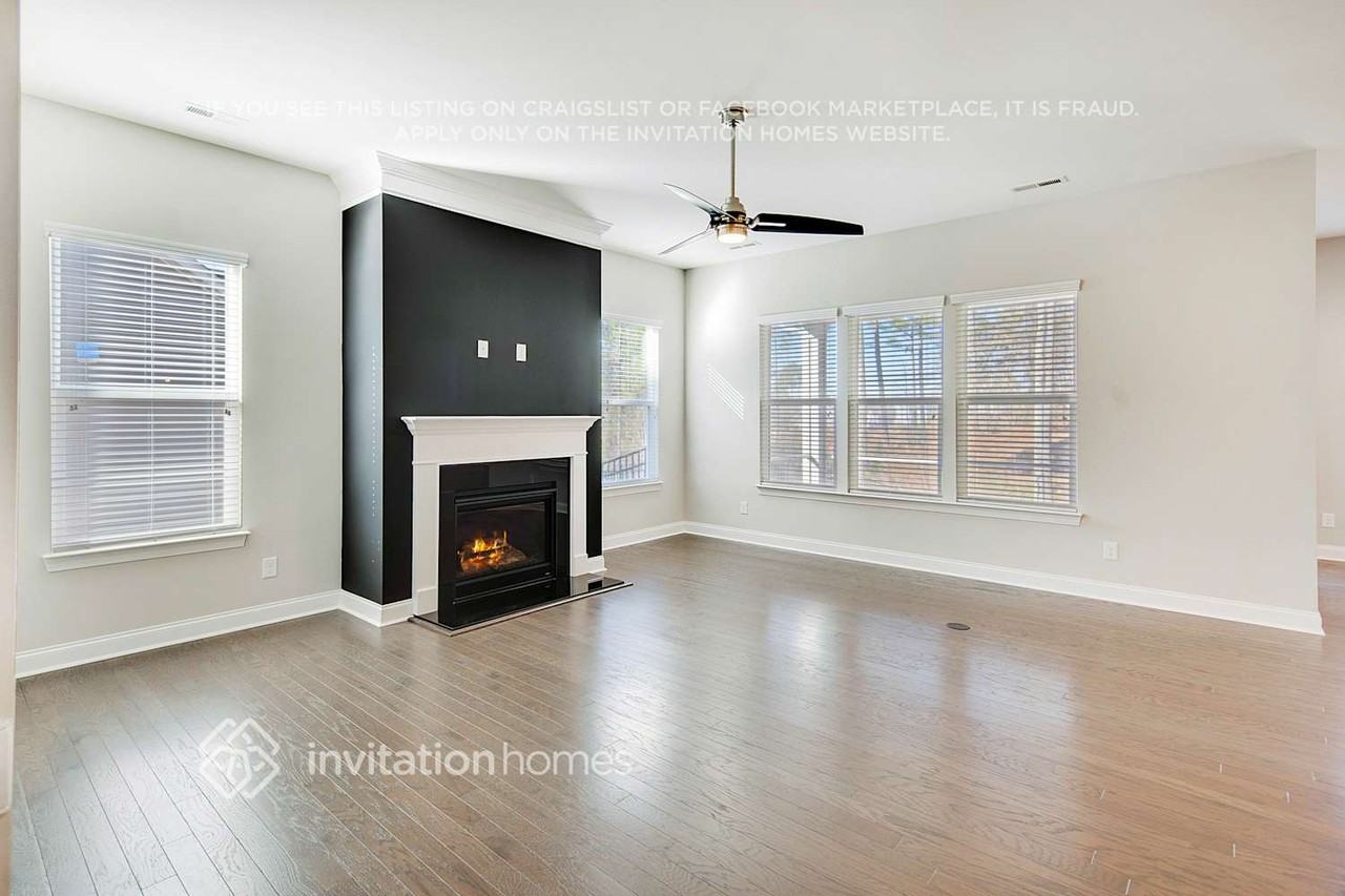 14002 Heron Crest Trce - Photo 5 of 27