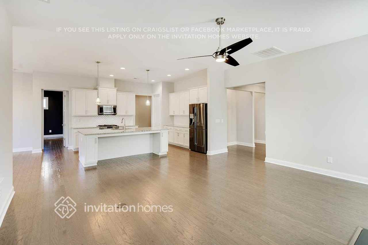 14002 Heron Crest Trce - Photo 7 of 27
