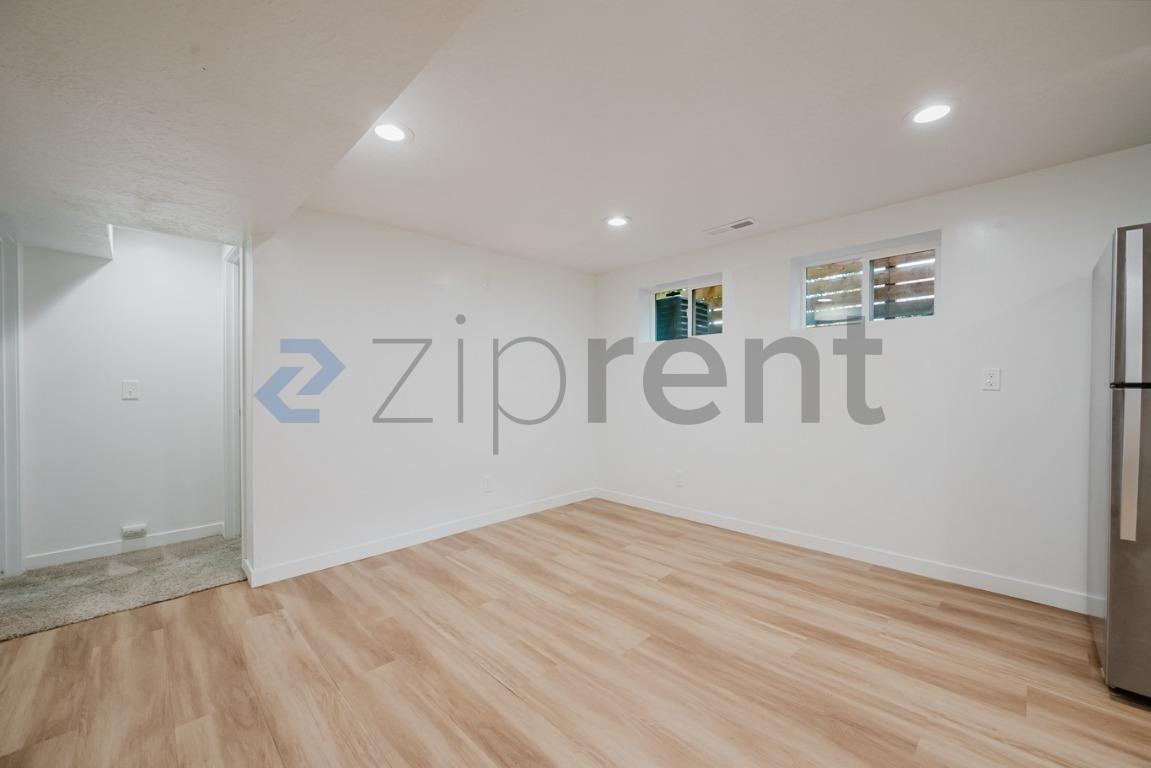 1603 S Major St #B - Photo 5 of 16
