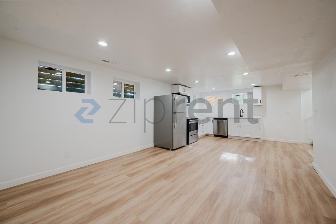 1603 S Major St #B - Photo 6 of 16