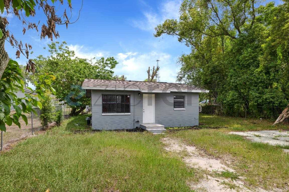 1715 Martin Luther King Jr Blvd - Photo 3 of 15