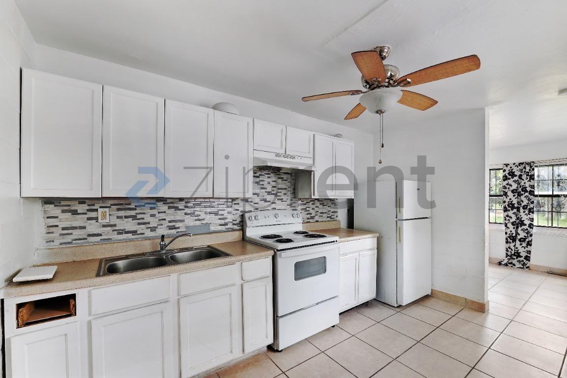 1715 Martin Luther King Jr Blvd - Photo 7 of 15