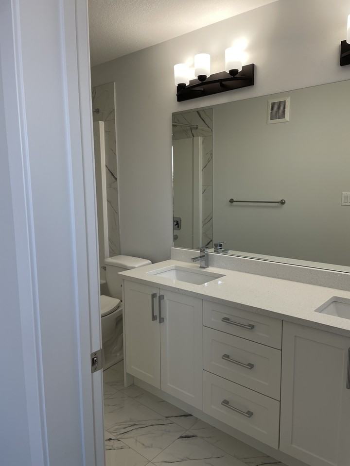 Carson Way Duplex - Photo 4 of 11