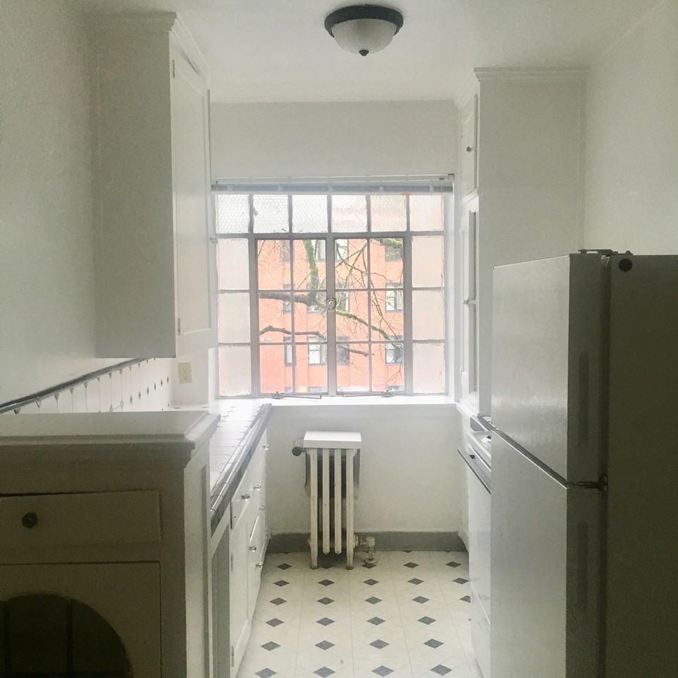 Metropolitan Apartments - Photo 6 of 18