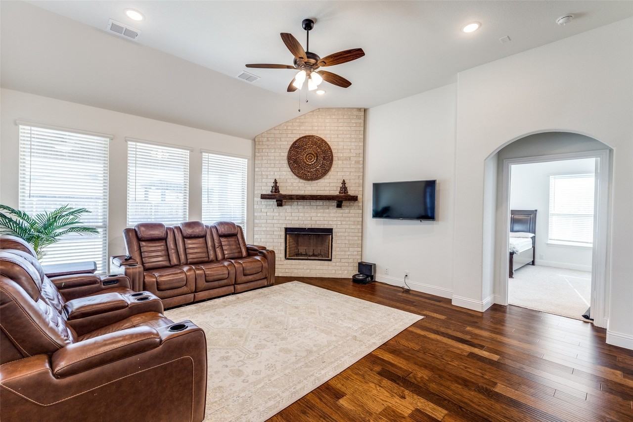 1708 Benny Ln - Photo 7 of 35