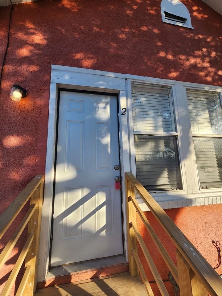 1208 S Ridgewood Ave #2 - Photo 4 of 4