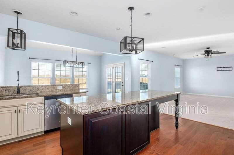 331 Spring Hill Pl - Photo 5 of 34