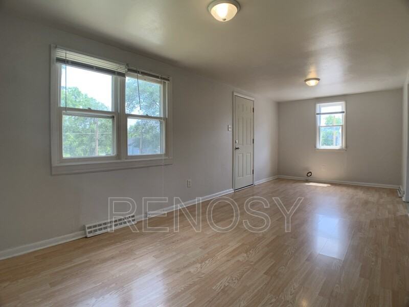 4754 Ne 27th Ct - Photo 3 of 13