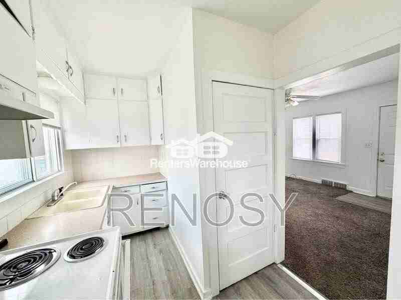 1534 63rd St - Photo 3 of 12