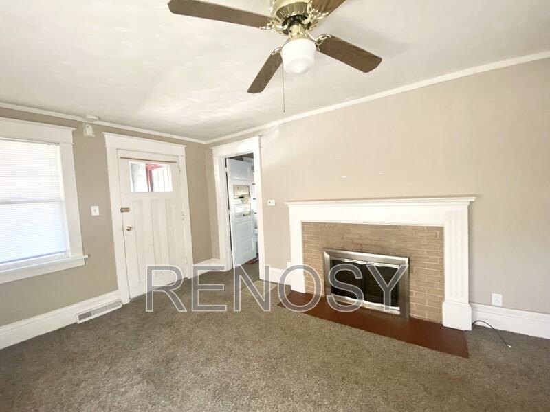 1829 48th St - Photo 2 of 18