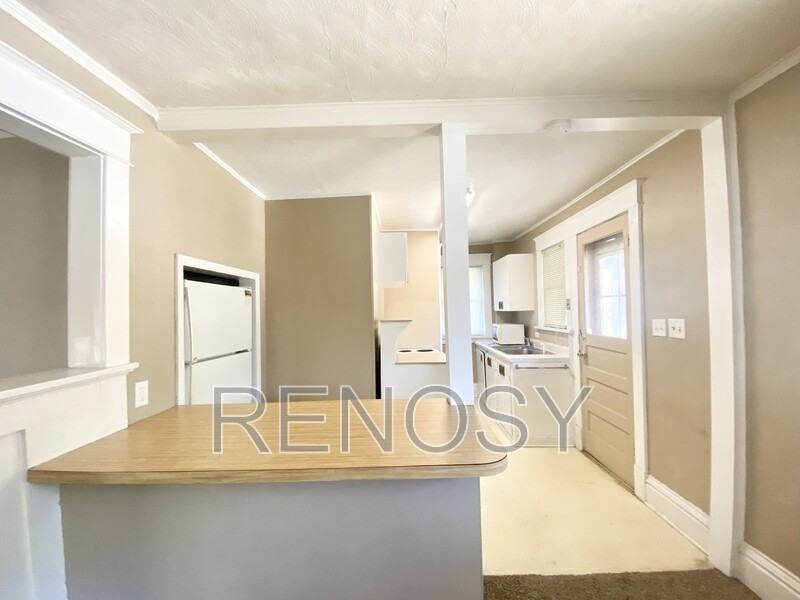 1829 48th St - Photo 4 of 18