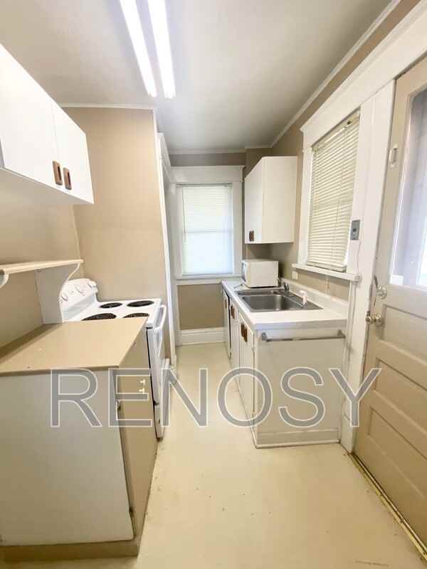 1829 48th St - Photo 5 of 18
