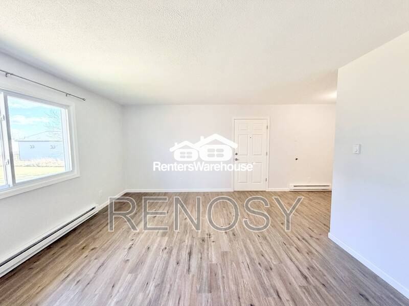211 S Green St #1 - Photo 5 of 16