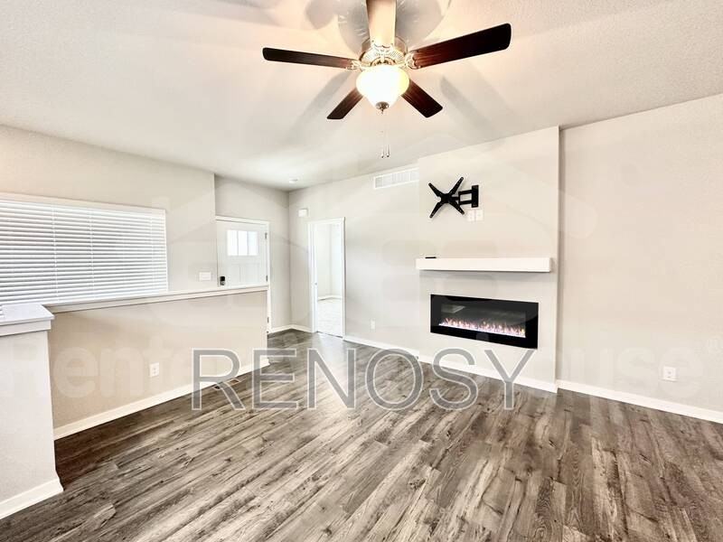 2310 Sw Plaza Pkwy - Photo 4 of 25