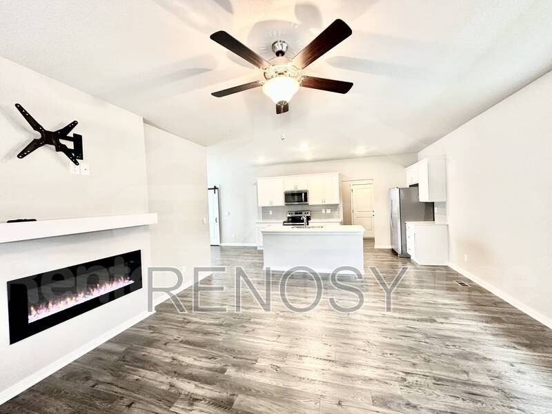 2310 Sw Plaza Pkwy - Photo 5 of 25