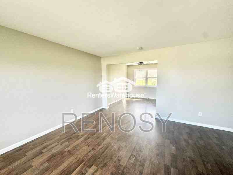 4924 Madison Ave - Photo 6 of 26
