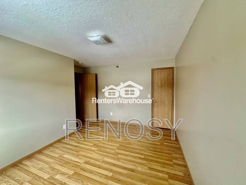 5924 Sutton Pl #10 - Photo 4 of 27