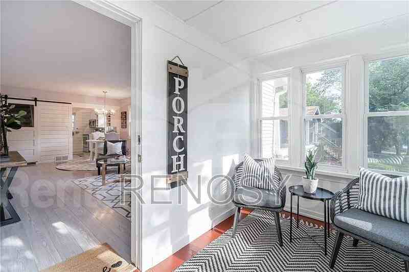 737 28th St - Photo 2 of 29