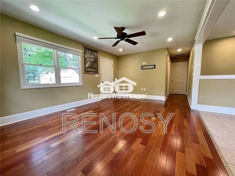 5810 Francis Ave - Photo 2 of 21