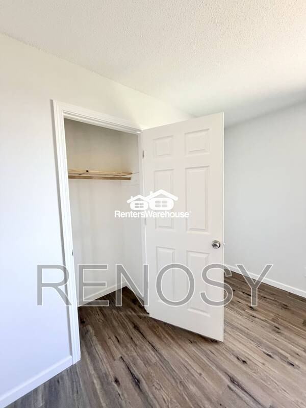 211 S Green St #4 - Photo 5 of 16