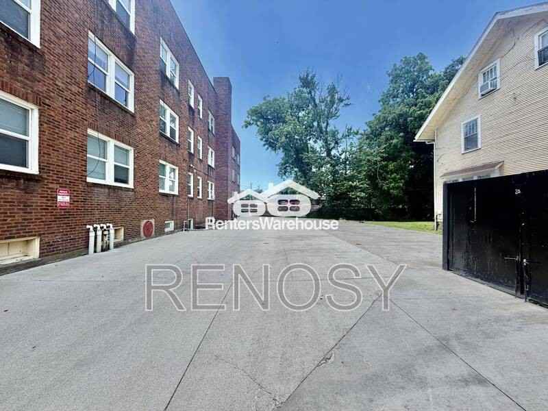 3607 Ingersoll Ave #310 - Photo 6 of 6