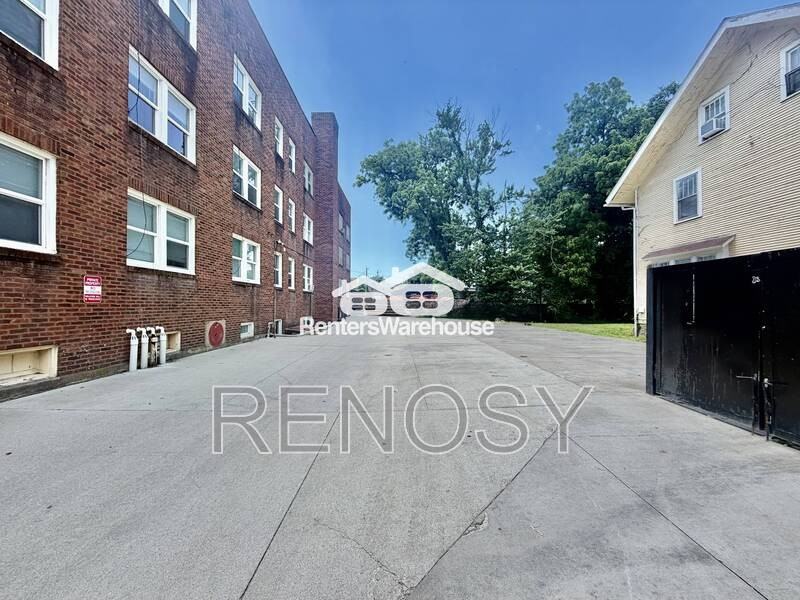 3607 Ingersoll Ave #307 - Photo 6 of 9