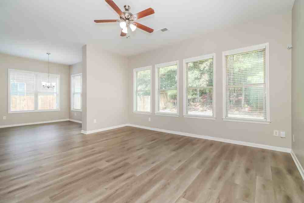 34 Hiram Park Ct - Photo 4 of 17