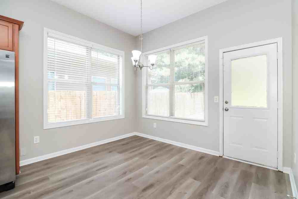 34 Hiram Park Ct - Photo 7 of 17
