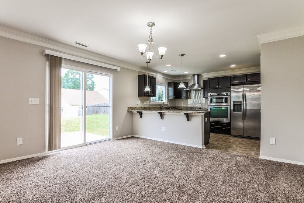 440 Kerriann Ln - Photo 4 of 15