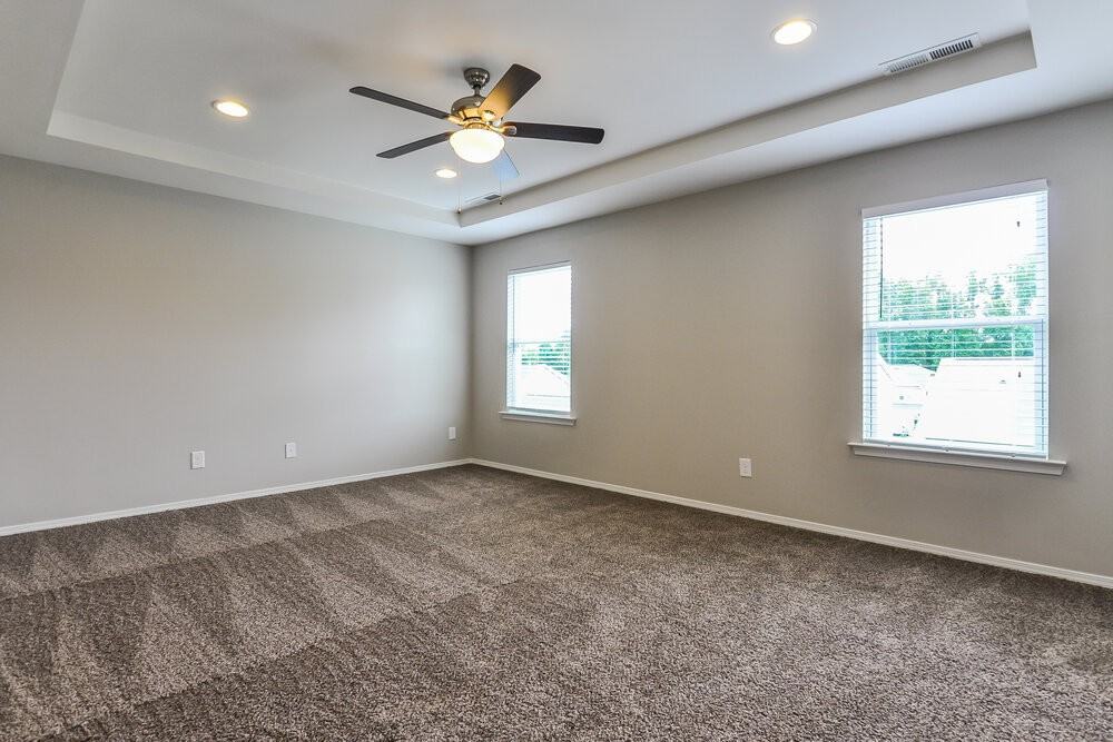 440 Kerriann Ln - Photo 6 of 15
