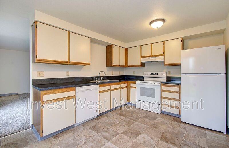 1895 Kingsley Rd #119 - Photo 3 of 11