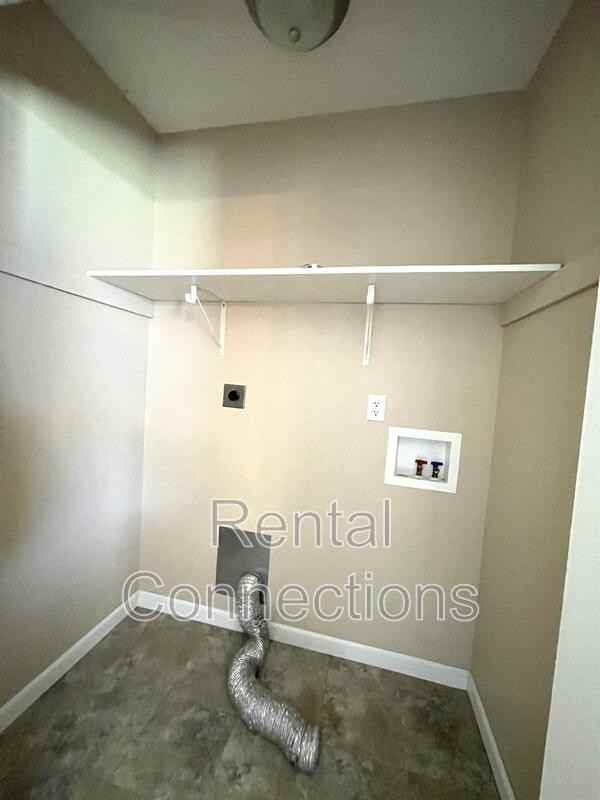 1004 N Radcliffe St #B - Photo 6 of 8