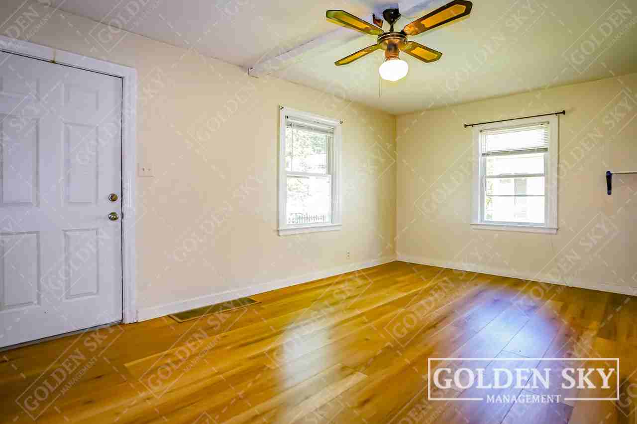 1115 W Bethel Ave #1 - Photo 3 of 10