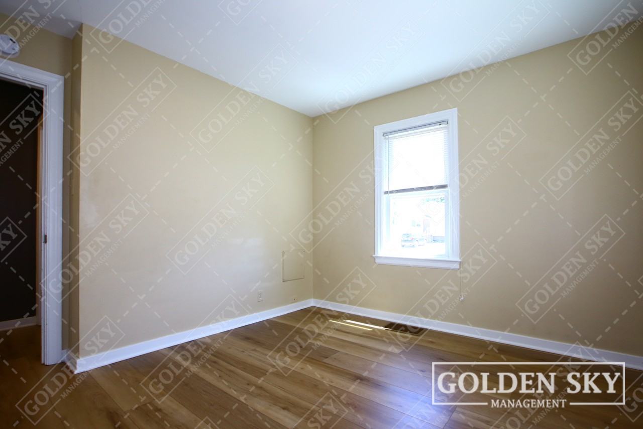1115 W Bethel Ave #1 - Photo 5 of 10