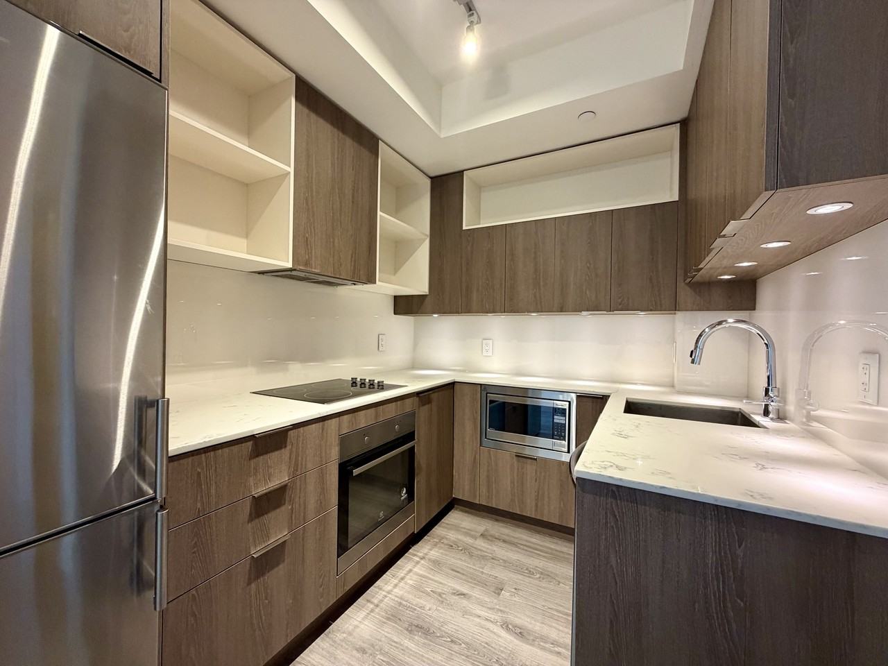 200 Condominium #314 - Photo 6 of 29