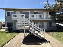 featured image of 331 E Elm St #5